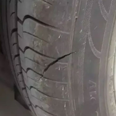 轮胎2.jpg 轮胎2.jpg